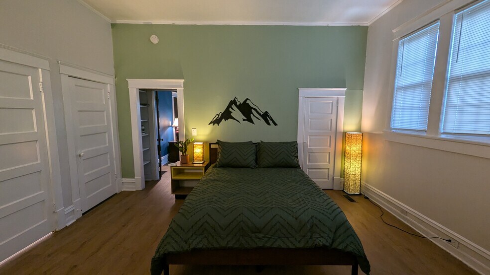bedroom - 401 E Chilhowie Ave