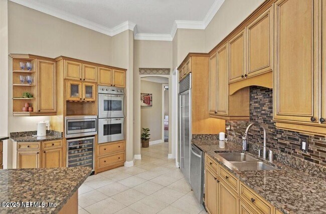 Building Photo - 2781 Oakgrove Ave