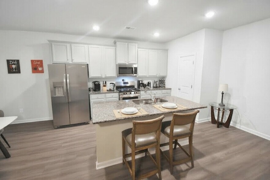 Building Photo - 281 Turtle Creek Dr
