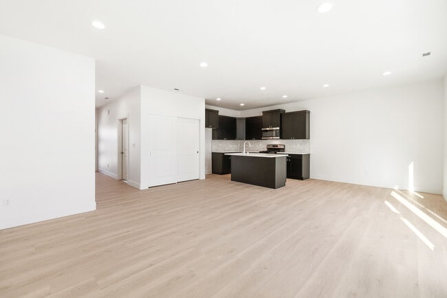 Building Photo - 1162 S Underwood Pl