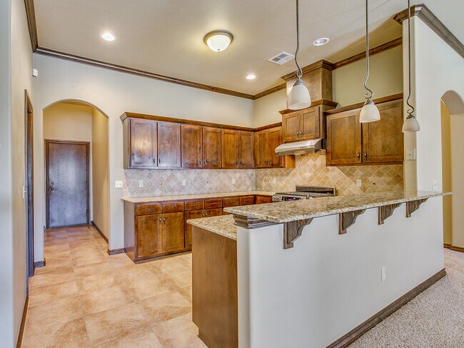 Building Photo - Highly Sought After Stonebridge Addition +...