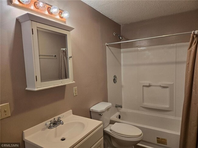 Building Photo - 614 S 19th Ave