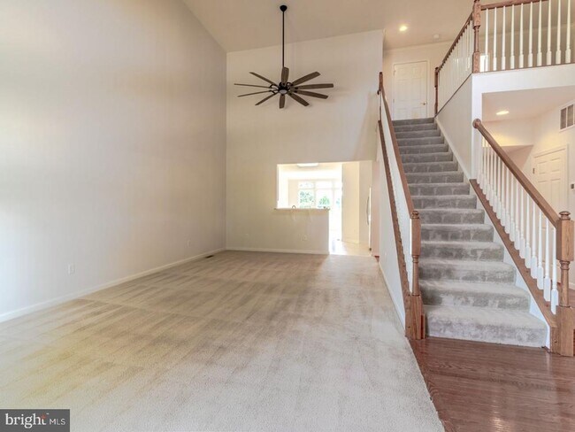 Building Photo - 31171 Mills Chase Dr