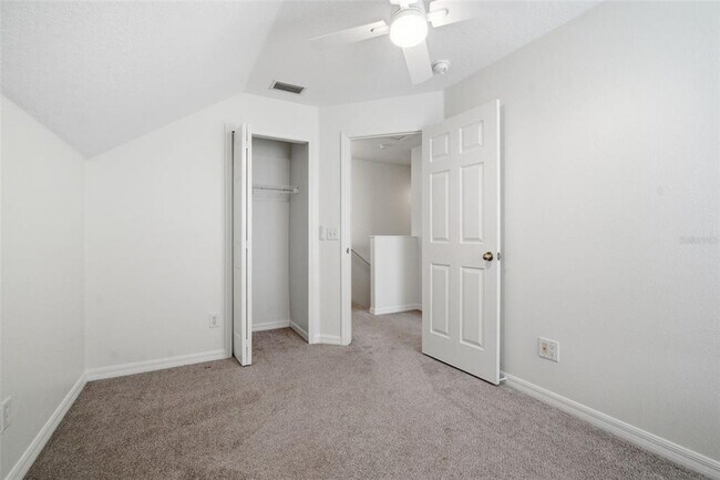 Building Photo - 10604 Lakeside Vista Dr