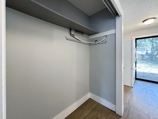 Building Photo - 519 Cinderella Loop