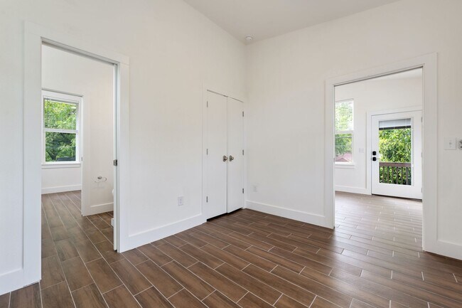 Building Photo - 4416 Rosedale Ave