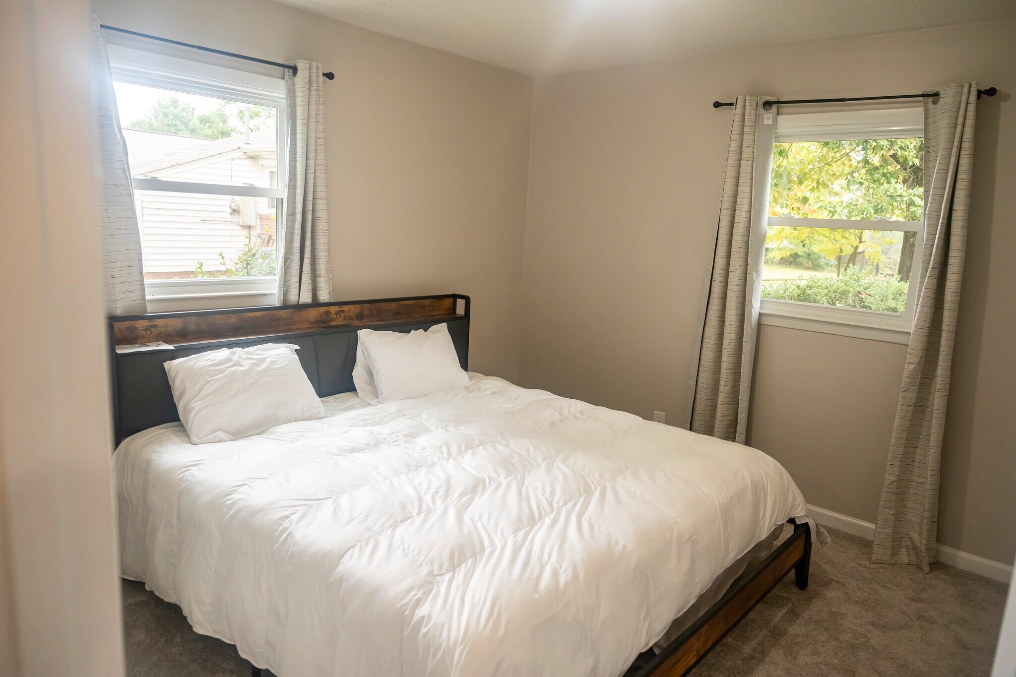 Building Photo - 2514 Aster Dr