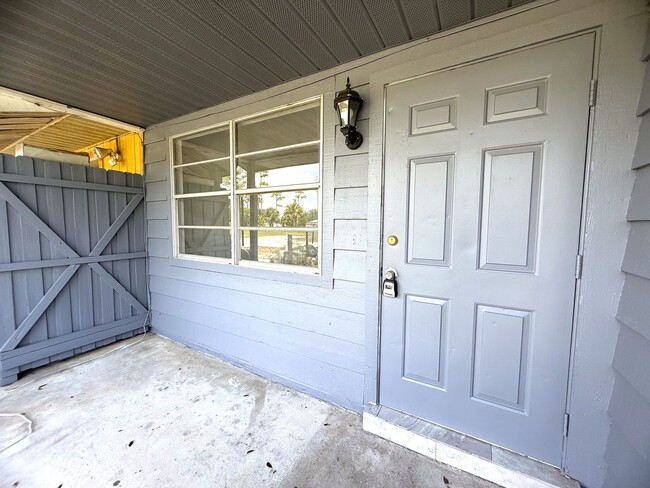 Building Photo - 2621 Nightshade Ln