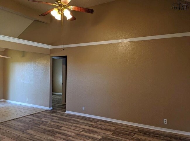 Building Photo - 1204 Lisa Ln