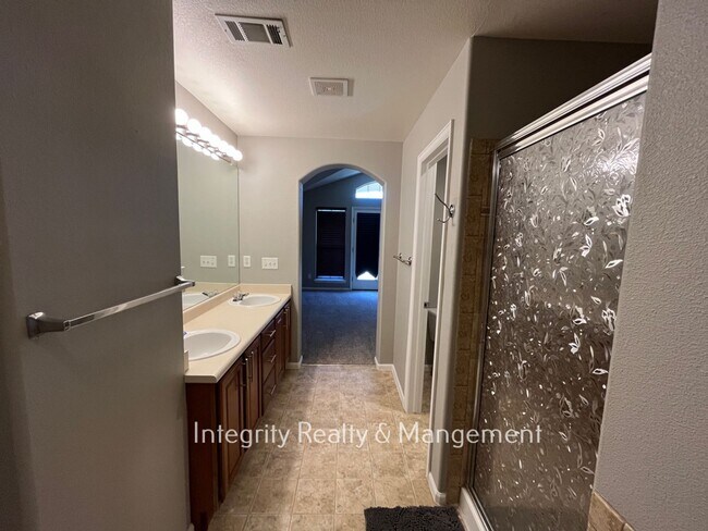 Building Photo - 1496 Royal Troon Dr