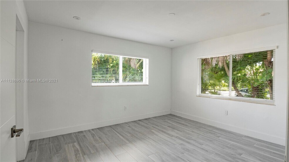 Building Photo - 10 Prospect Dr