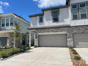 Building Photo - 4135 Balboa Dr