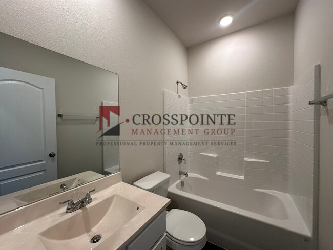 Building Photo - 4 Bedroom 2 Bath in Whitehouse ISD!