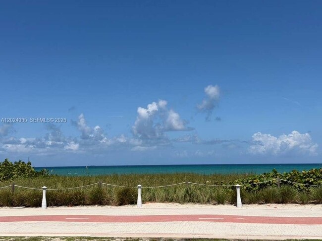 Building Photo - 5313 Collins Ave