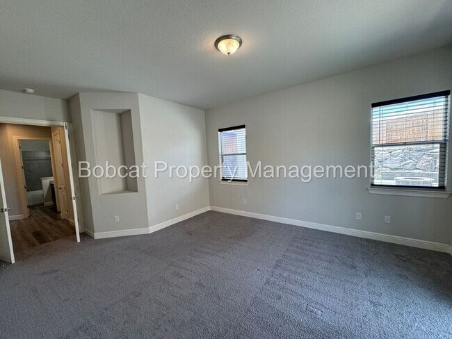 Building Photo - 925 Cranfield Ct