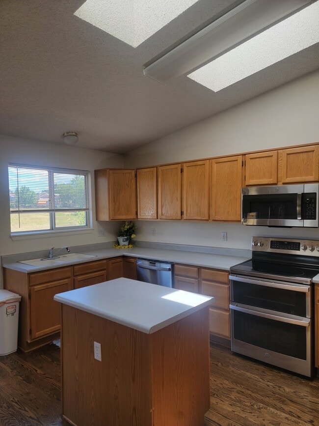 Building Photo - 9294 Weeping Willow Pl