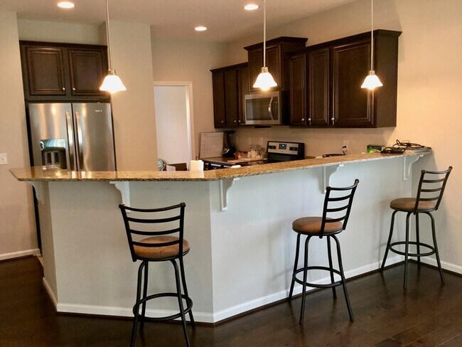 Building Photo - 2531 Foxcroft Cir