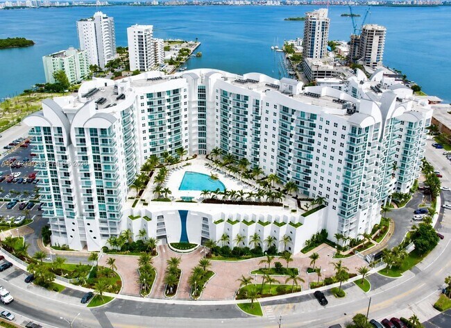 Building Photo - 7910 Harbor Island Dr