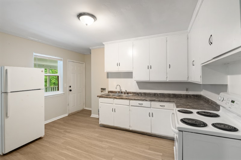 Building Photo - 2209 Morehead Ave