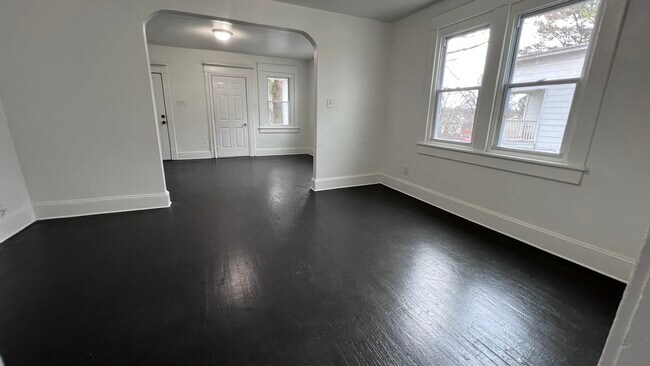 Building Photo - 1707 Holladay St