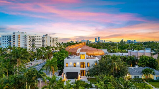 Building Photo - 214 28th St