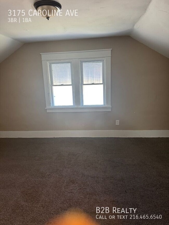 Building Photo - 3175 Caroline Ave