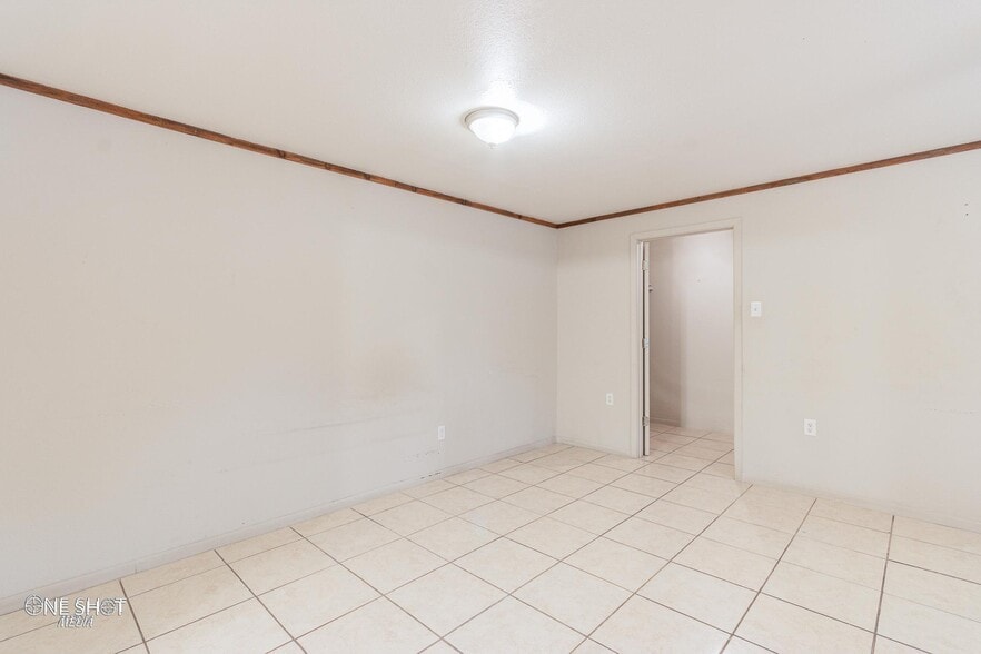 Building Photo - 104 College Dr