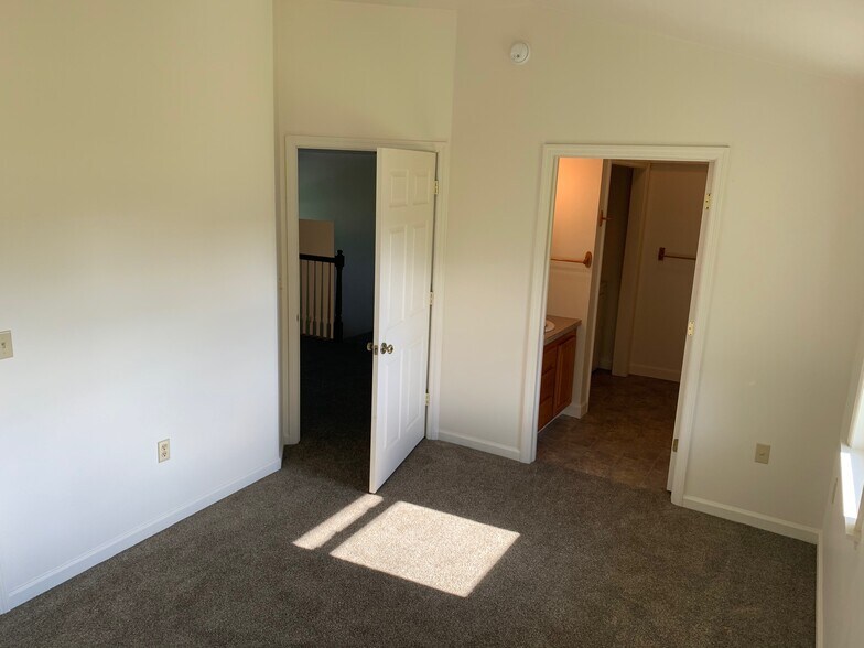 Building Photo - 5302 Lycoming Mall Dr