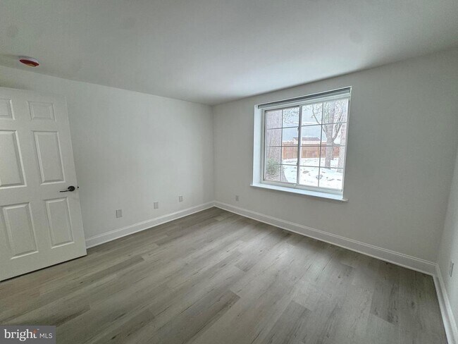 Building Photo - 4420 Groombridge Way