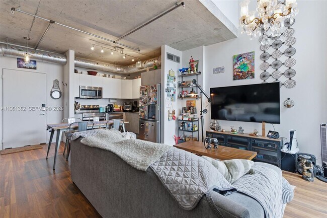 Building Photo - 690 SW 1st Ct