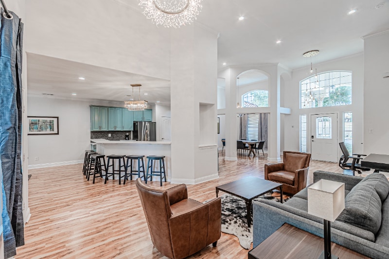 Building Photo - 4224 Las Brisas Dr
