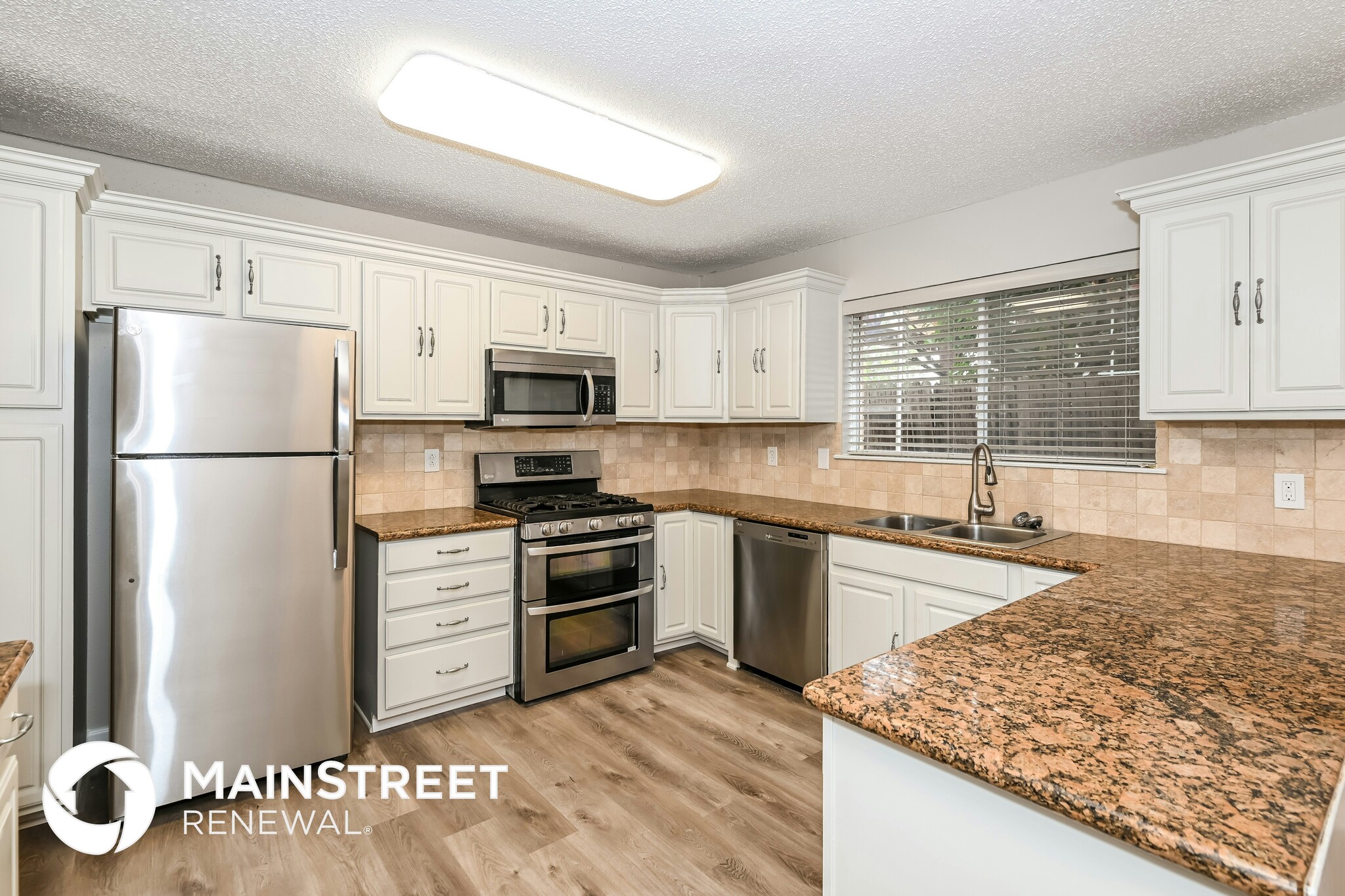 Building Photo - 6355 Knoll Ridge Dr