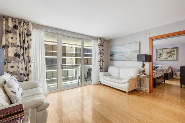 Building Photo - 9499 Collins Ave