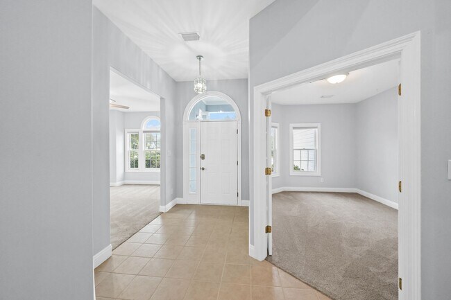 Building Photo - 31577 River Rd
