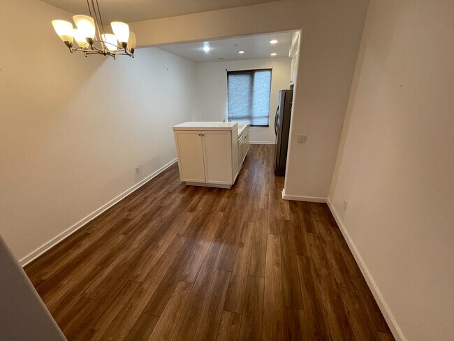 Building Photo - 5405 W 149th Pl