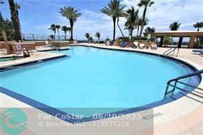 Building Photo - 17555 Collins Ave