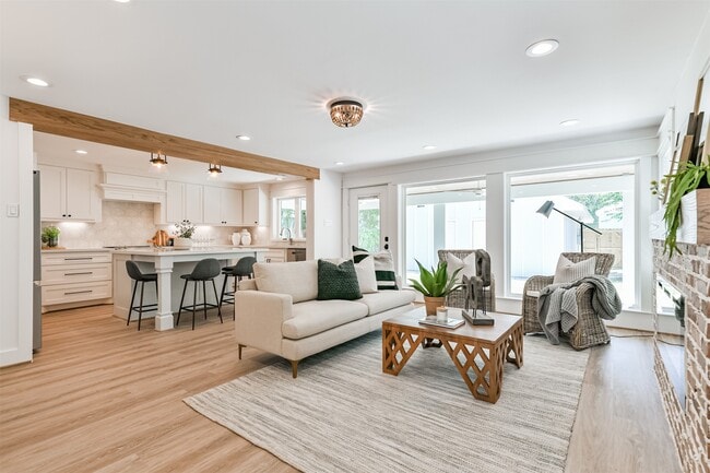 Building Photo - 3007 Avenue Q