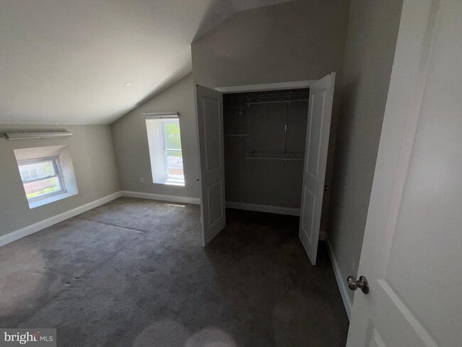 Building Photo - 5543 Ridge Ave