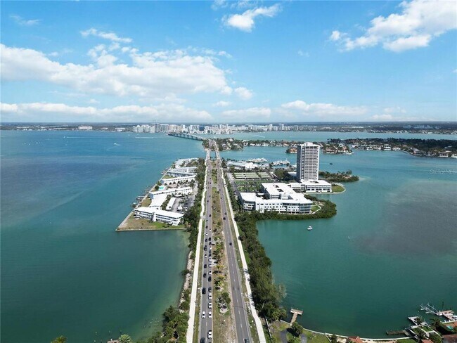 Building Photo - 765 John Ringling Blvd