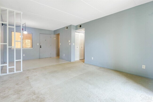 Building Photo - 209 W Miracle Strip Pkwy