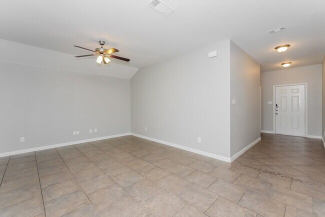 Building Photo - 7653 Rainbow Creek Dr