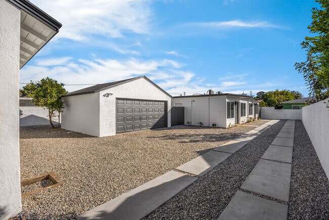 Building Photo - 3650 W 111th Pl