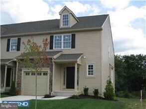 Building Photo - Perfect Townhouse Rental in Sicklerville!