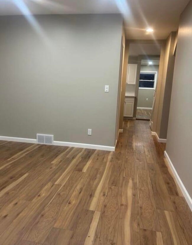 Building Photo - 1977 Princeton Rd