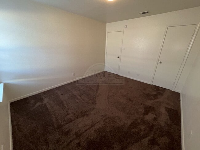 Building Photo - 1303 Cinch Dr