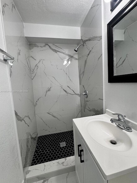 Building Photo - 10710 SW 141st Ave