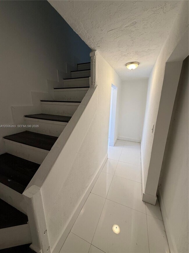 Building Photo - 6716 NW 6th Ave