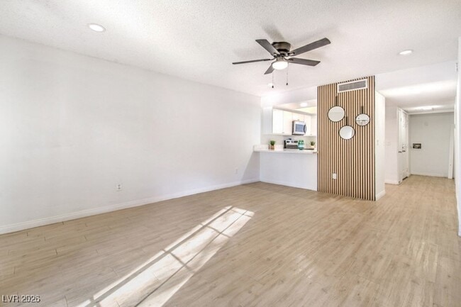 Building Photo - 3823 S Maryland Pkwy