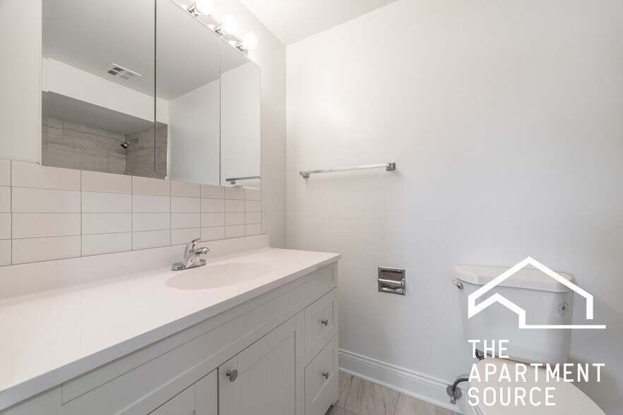 Building Photo - 112 N Kenilworth Ave