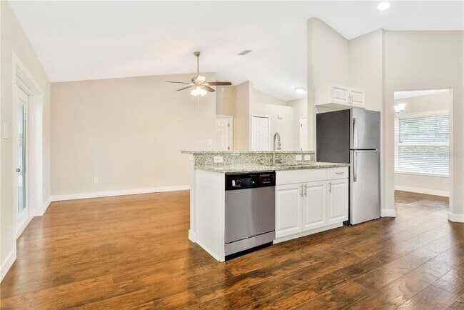 Building Photo - 15528 Hidden Lake Cir